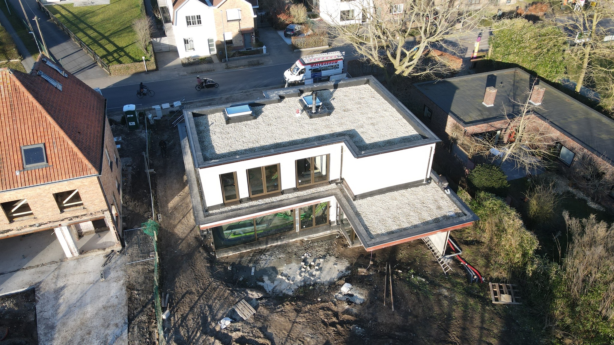 EPDM-nieuwbouw in Assebroek met plat dak en kiezelbedekking